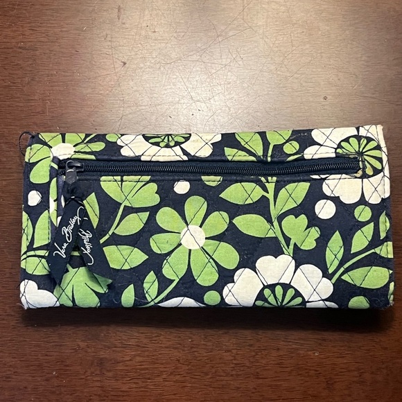 Vera Bradley Black and Green Floral Key Holder - Picture 2 of 2